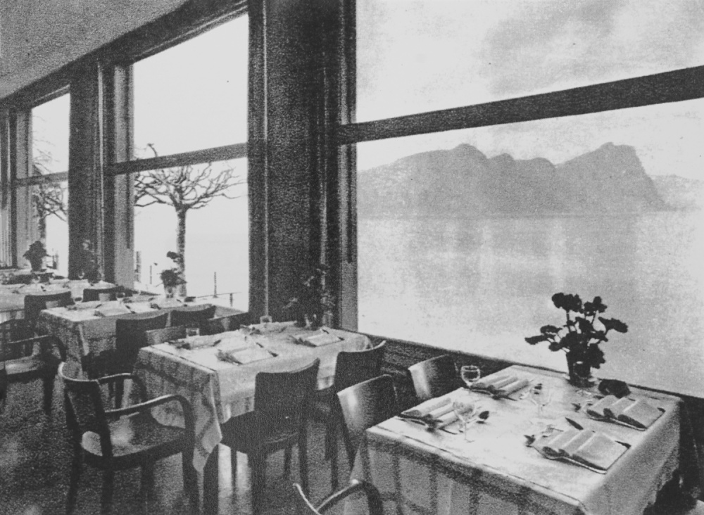 Dining room with original furniture (1930)